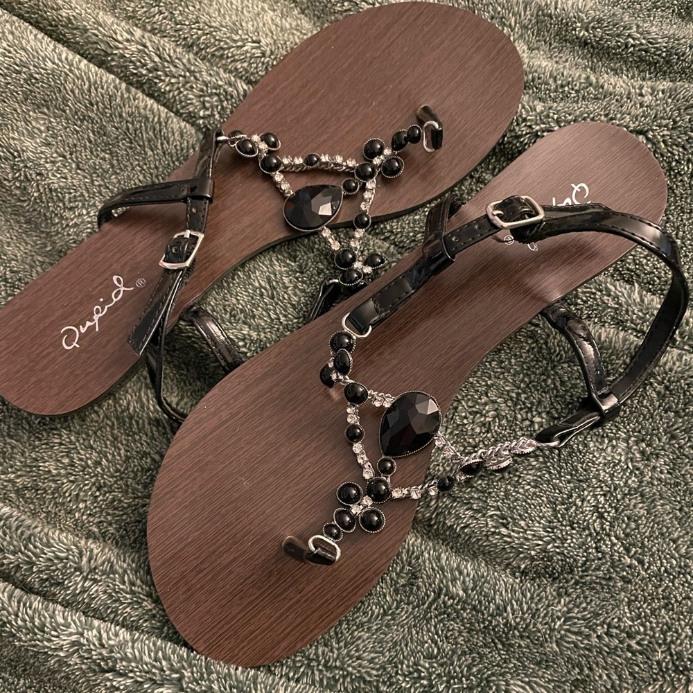 Qupid women’s sandal size 6